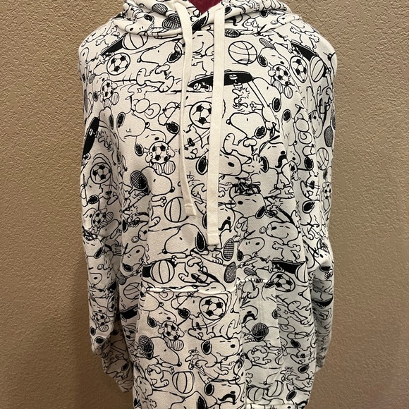 Levi's Peanuts Snoopy All Over Print Relaxed Fit Hoodie - Picture 7 of 15